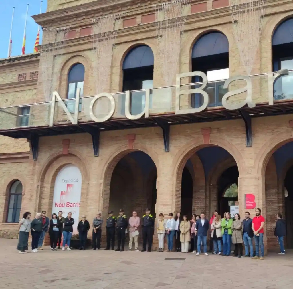 Minut de silenci a Nou Barris en record de les víctimes de València per la&nbsp;Dana