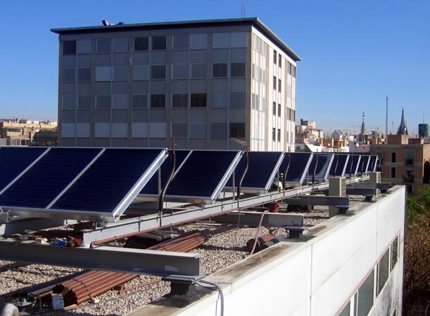 Barcelona triplica l’energia fotovoltaica en instal·lacions municipals i es marca nous objectius per al&nbsp;2030