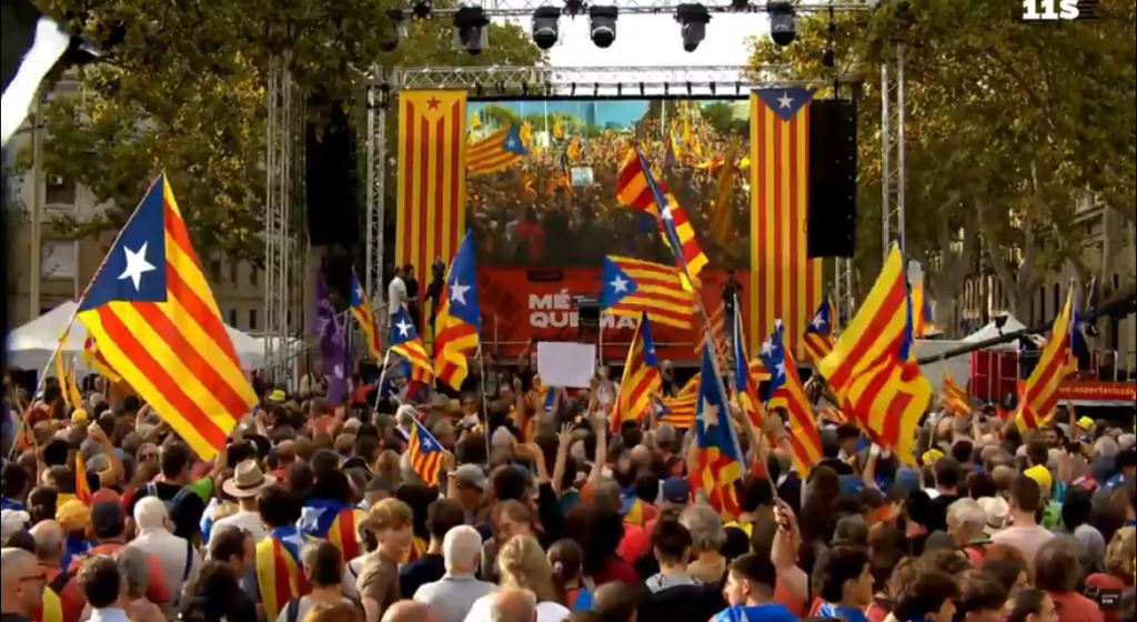 La manifestació de la Diada reuneix 28.000 persones, la meitat que l’any&nbsp;passat