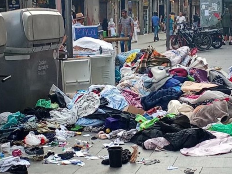 Veïns de “Raval” esclaten per la brutícia als&nbsp;carrers