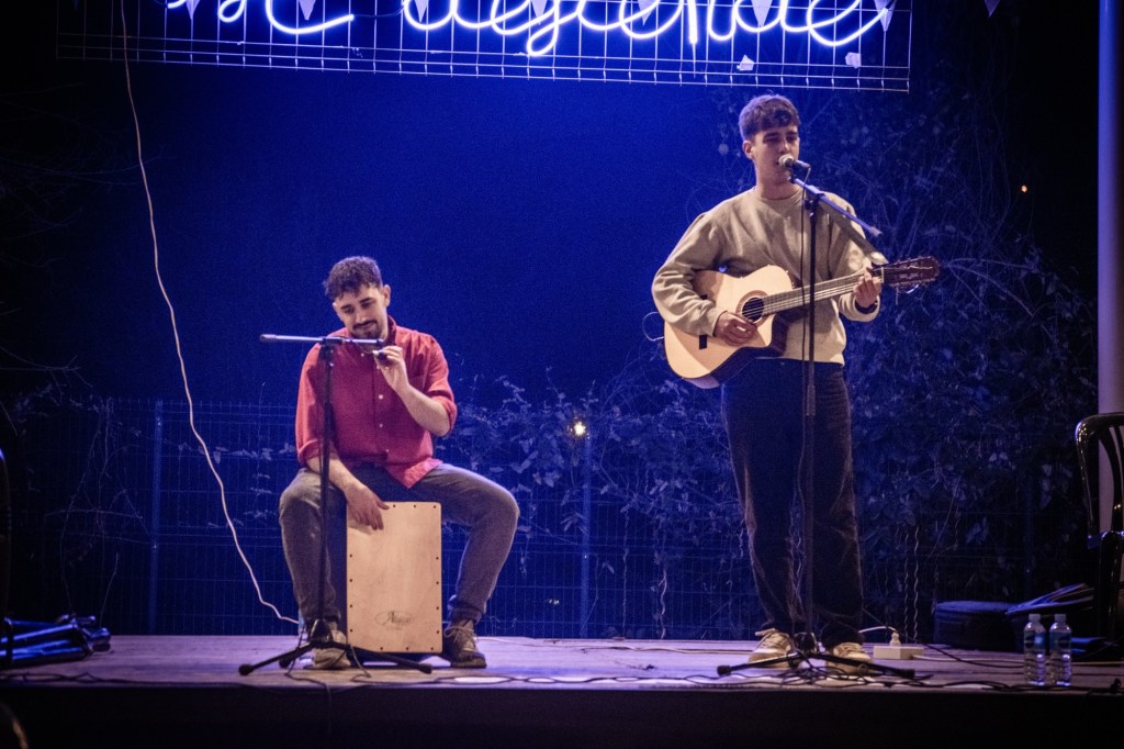 El Campillo de la Virgen encén el Nadal amb una jornada plena de música, comunitat i reivindicació&nbsp;veïnal