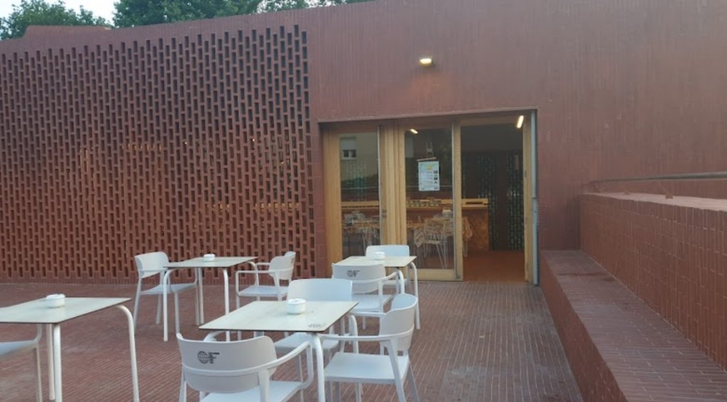 Licitació i gestió del bar del Casal de Barri Som la Pera de la Trinitat&nbsp;Nova